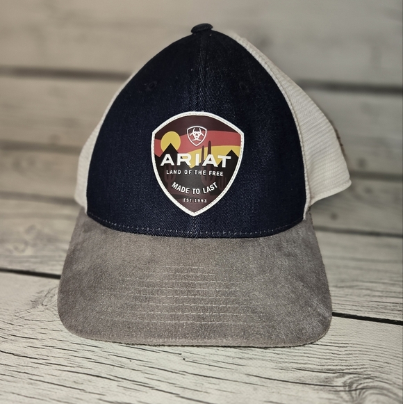 ARIAT Mens Rubber Sunset Shield Patch Adjustable Snapback Baseball Cap, Denim - Picture 2 of 7